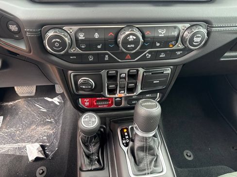 New 2026 Jeep Gladiator Mojave AWD/4WD image 15