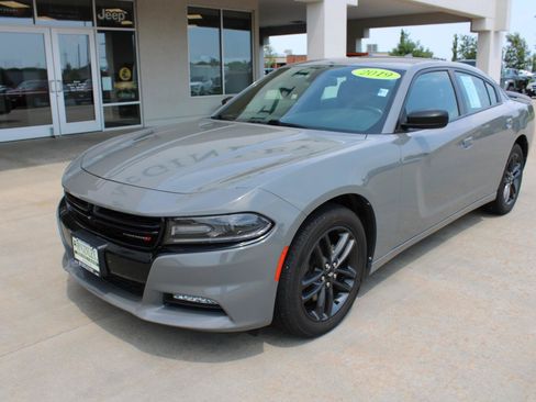 Used 2019 Dodge Charger SXT w/ Blacktop Package AWD/4WD image 2