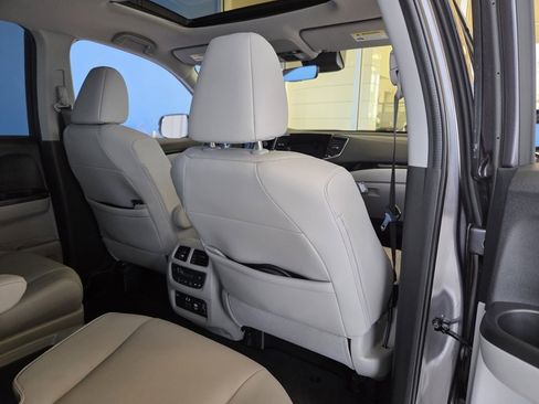 Certified 2022 Honda Pilot Touring image 25