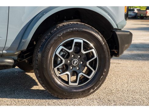 Used 2023 Ford Bronco Outer Banks AWD/4WD image 11