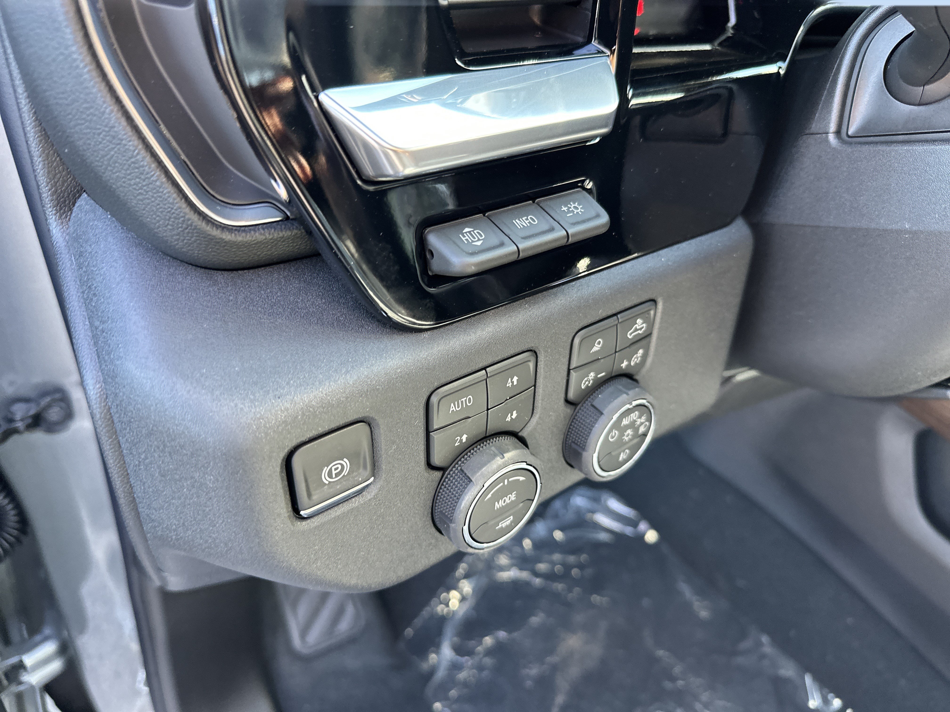 New 2026 Chevrolet Silverado 2500 High Country w/ High Country Premium Package AWD/4WD image 12