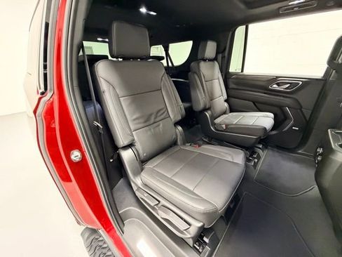 Used 2024 Chevrolet Suburban Z71 w/ Off-Road Capability Package image 29