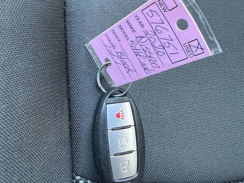 Used 2020 Nissan Pathfinder S image 15