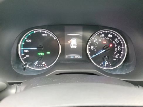 Used 2022 Toyota RAV4 XLE image 17