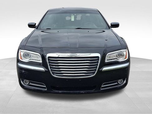 Used 2013 Chrysler 300 w/ Driver Convenience Group RWD image 2