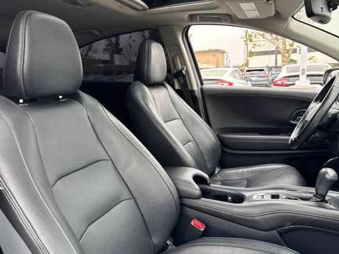 Used 2019 Honda HR-V Touring image 32
