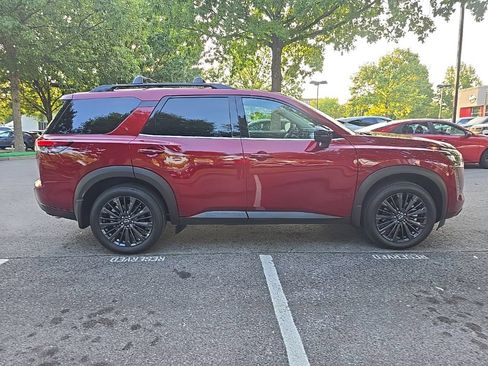 Used 2026 Nissan Pathfinder SL w/ SL Premium Package (P04) AWD/4WD image 8
