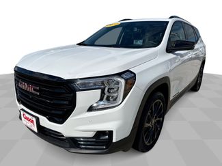 Used 2023 GMC Terrain SLT w/ Infotainment Package II image 1
