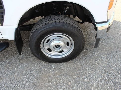 Used 2023 Ford F250 XL w/ Snow Plow/Camper Package AWD/4WD image 31