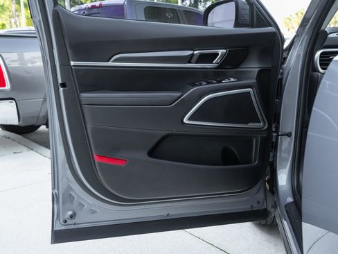 Used 2023 Kia Telluride S w/ S Sunroof Package FWD image 32