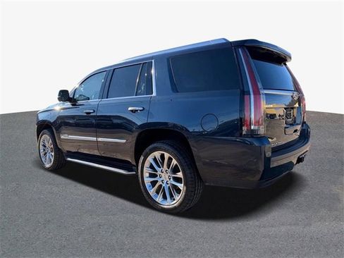 Used 2020 Cadillac Escalade Premium Luxury image 2