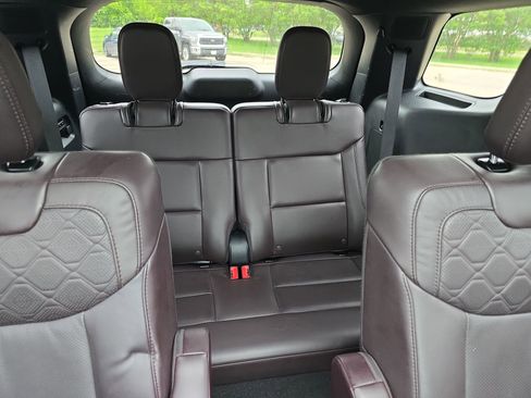 Used 2025 Ford Explorer Platinum w/ LUX Leather Package image 23