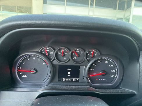 Used 2019 Chevrolet Silverado 1500 Custom Trail Boss w/ Custom Convenience Package image 2