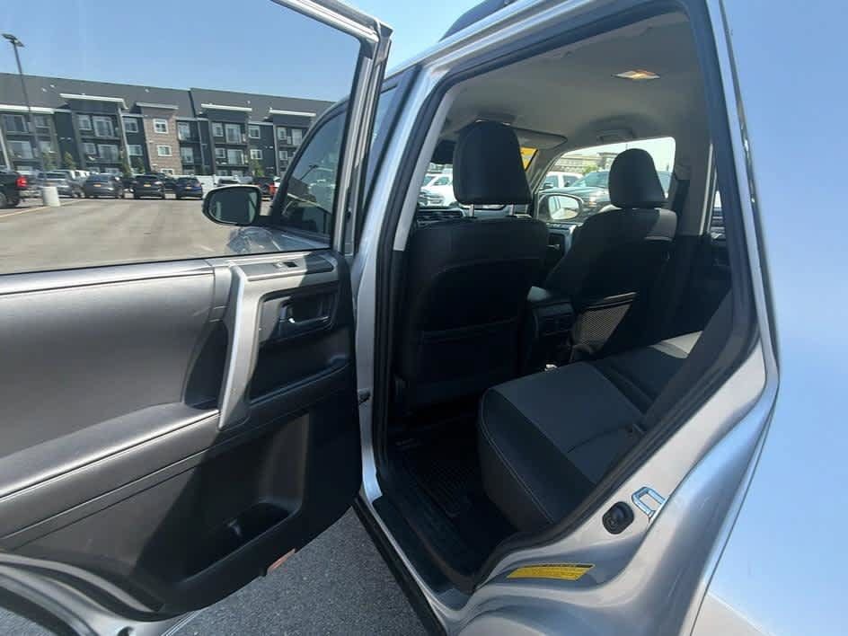 Used 2022 Toyota 4Runner SR5 Premium AWD/4WD image 19