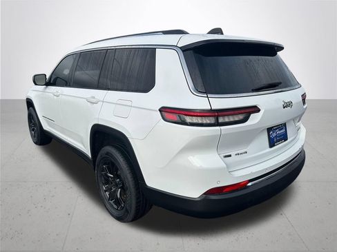 Used 2023 Jeep Grand Cherokee L Laredo w/ Luxury Tech Group I AWD/4WD image 9