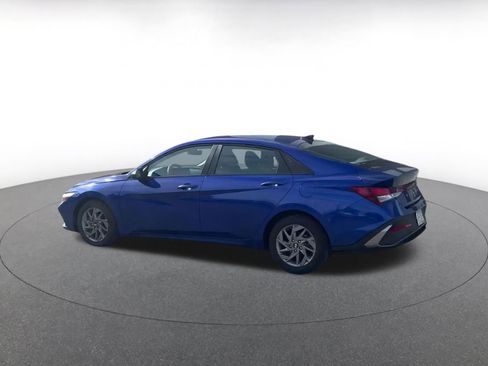 Used 2024 Hyundai Elantra SEL image 10