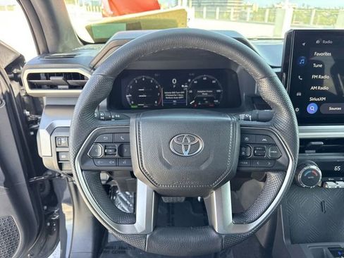 Used 2025 Toyota Tacoma TRD Off-Road AWD/4WD image 14