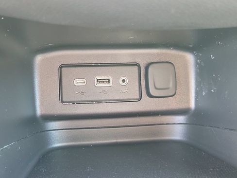 Certified 2024 Chevrolet Equinox LT w/ LPO, Floor Liner Package FWD image 24