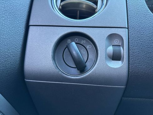 Used 2004 Ford F150 XLT image 26