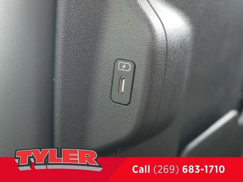 Used 2025 Kia Niro SX image 45