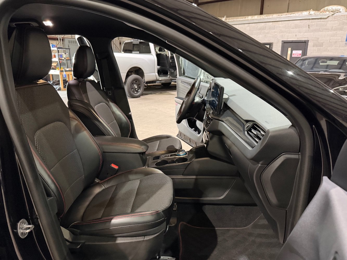 Used 2023 Ford Escape ST-Line w/ Tech Pack #1 FWD image 26