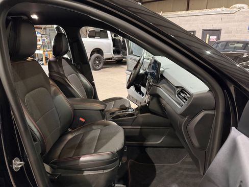 Used 2023 Ford Escape ST-Line w/ Tech Pack #1 FWD image 26