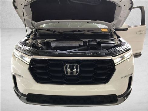 Used 2023 Honda Pilot EX-L image 18