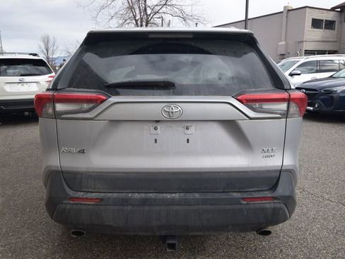 Used 2021 Toyota RAV4 XLE image 5