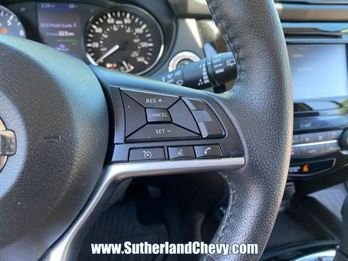 Used 2020 Nissan Rogue SV FWD image 20
