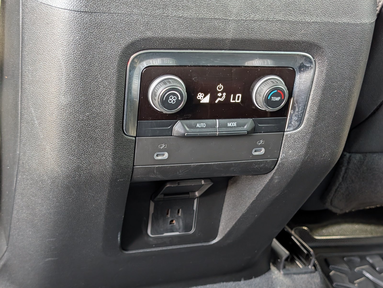 Used 2022 Chevrolet Tahoe LS AWD/4WD image 17