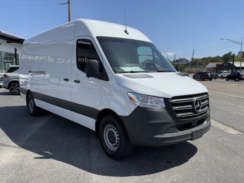 New 2025 Mercedes-Benz Sprinter 2500 image 14