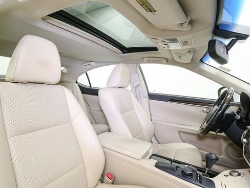 Used 2015 Lexus ES 350 w/ Premium Package FWD image 16