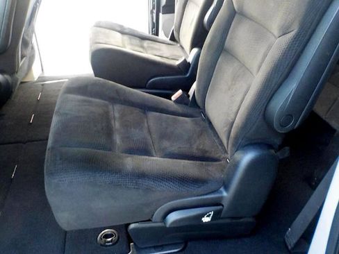 Used 2016 Dodge Grand Caravan SXT image 16