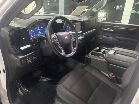Used 2023 Chevrolet Silverado 1500 LT AWD/4WD image 11