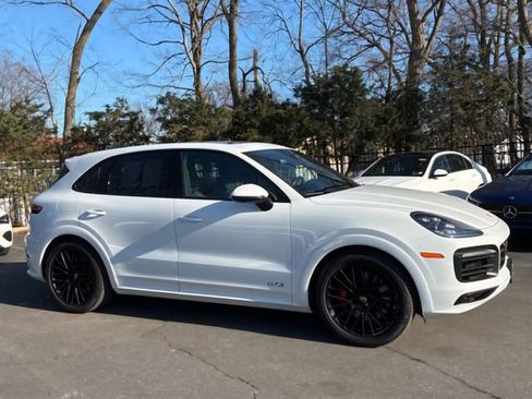 Used 2023 Porsche Cayenne GTS image 6