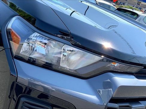 Used 2024 Chevrolet Colorado LT w/ LT Convenience Package AWD/4WD image 10