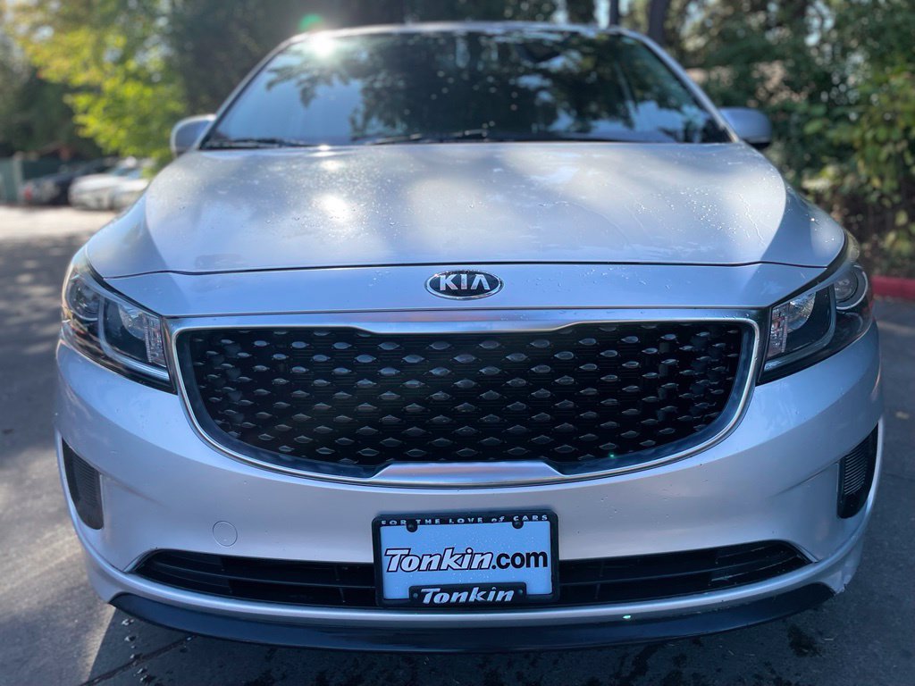 Used 2017 Kia Sedona L FWD image 9