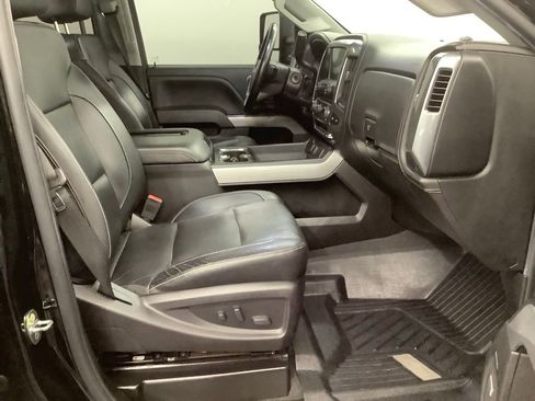 Used 2019 Chevrolet Silverado 2500 LTZ w/ Duramax Plus Package AWD/4WD image 28