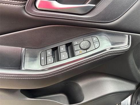 Used 2023 Nissan Rogue SV w/ SV Premium B Package image 18