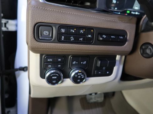 Used 2023 GMC Yukon XL Denali w/ Denali Reserve Package image 35