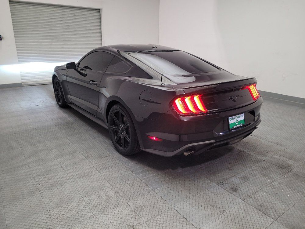 Used 2019 Ford Mustang Coupe w/ Black Accent Package RWD image 5