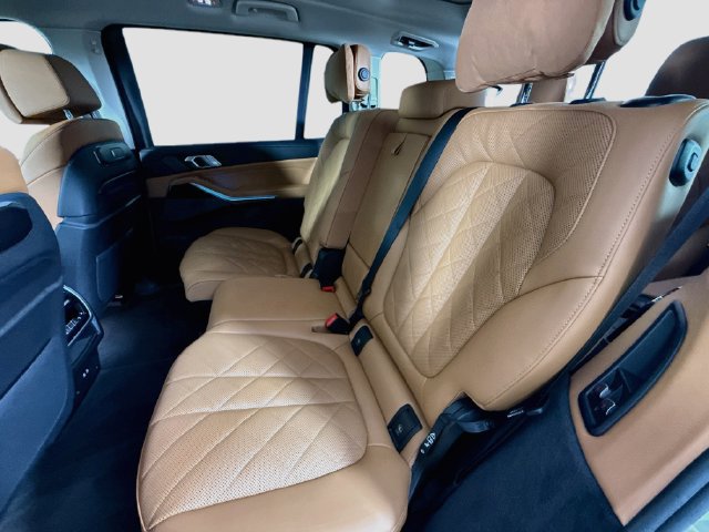 Used 2027 BMW X7 xDrive40i AWD/4WD image 24