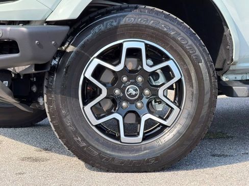 Used 2024 Ford Bronco Outer Banks AWD/4WD image 10