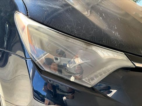 Used 2018 Toyota RAV4 XLE FWD image 28