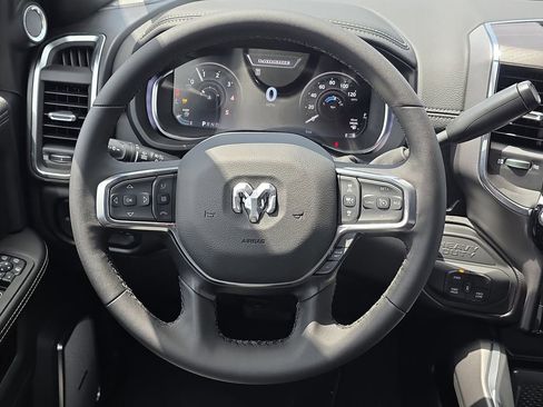 New 2025 RAM 2500 Laramie AWD/4WD image 13