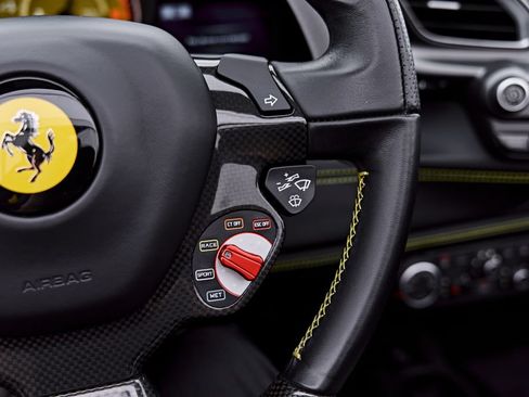 Used 2019 Ferrari 488 Spider RWD image 65