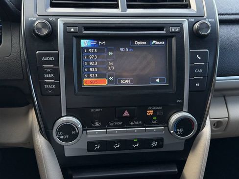 Used 2014 Toyota Camry FWD image 15