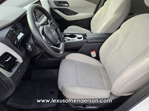 Used 2022 Nissan Rogue SV image 10