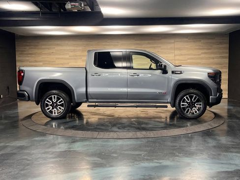 Used 2025 GMC Sierra 1500 AT4 w/ Technology Package AWD/4WD image 21