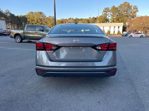 Used 2024 Nissan Altima 2.5 SV image 6